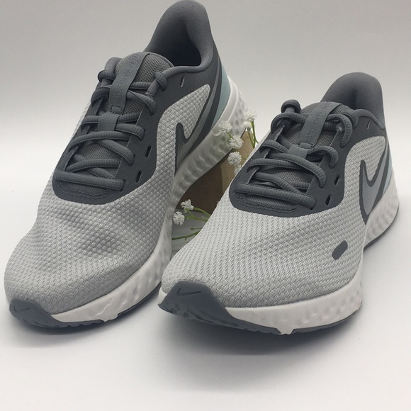 wmns revolution 5 nike